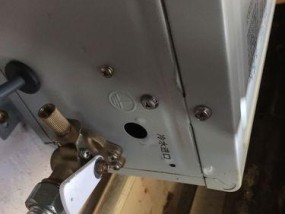 燃气热水器放凉水点火的解决方法（掌握正确操作流程）