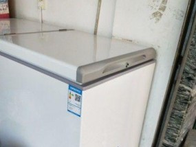展示冰柜发黄了怎么办？有效清洁和保养方法是什么？