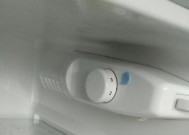 如何解决双开门冰箱冷藏室结冰问题（清洁）