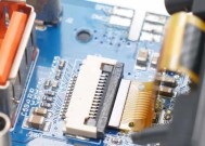 车载充电器盖板拆卸方法是什么？拆卸时应注意什么？