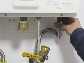 解决热水器水温不烫的原因分析及修理方法（让你的热水器重新恢复高温洗浴效果）