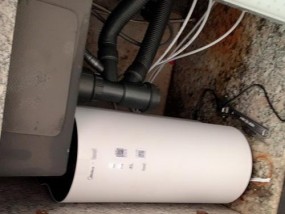 美的净水器无水箱安装方法（轻松安装）