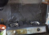 老式燃气灶易漏气的原因及应对方法（探索老式燃气灶的安全隐患与维护关键）