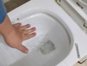 马桶堵塞了怎么办？卫生纸堵住马桶的疏通方法是什么？