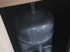 饮水机水满了怎么办（有效应对饮水机水满问题的方法与技巧）