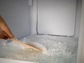 冰箱通孔堵了怎么办（处理冰箱通孔堵塞的方法与技巧）