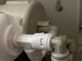 饮水机水管破裂修复指南（轻松解决饮水机水管破裂问题）