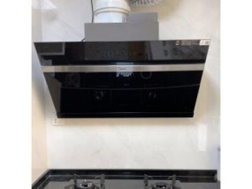 美的抽油烟机自清洗方法（轻松掌握的清洗技巧）