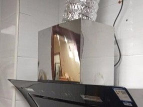 如何解决楼下油烟机对窗户的问题（有效隔绝油烟飞溅）
