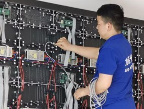 电脑显示器箱体发黄如何处理？需要更换吗？