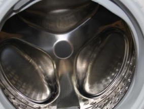 滚筒洗衣机排水管堵塞处理方法（解决家用滚筒洗衣机排水管堵塞的实用技巧）