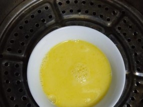 热水器蒸鸡蛋羹的正确步骤是什么？