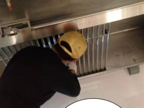 饭店油烟机清洗的正确方法（如何有效清洁饭店油烟机设备）