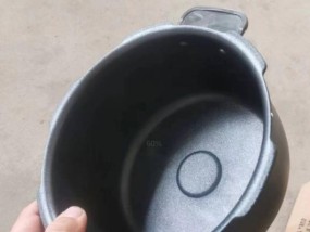 如何处理电饭煲刮痕（有效的刮痕修复方法与技巧）