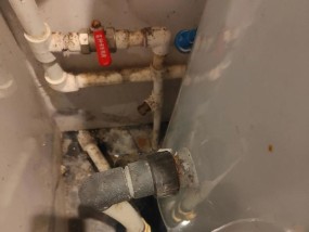 热水器不定时工作的原因及解决方法（探究热水器随机工作的因素与技巧）