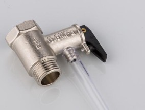电热水器安全阀的调整与注意事项（保障安全的电热水器安全阀调整方法与注意事项）