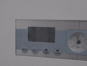 壁挂炉显示EA的处理方法（优化壁挂炉显示EA功能的关键技巧）
