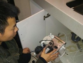 万和净水器换滤芯红灯亮了怎么办？如何快速处理？