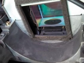 投影仪显示器有灰尘怎么办（快速有效清除投影仪显示器上的灰尘）