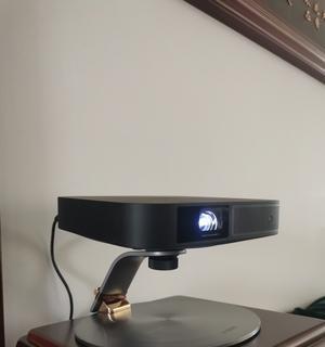 投影仪投影发红怎么办（解决投影仪投影发红问题的方法和技巧）  第1张