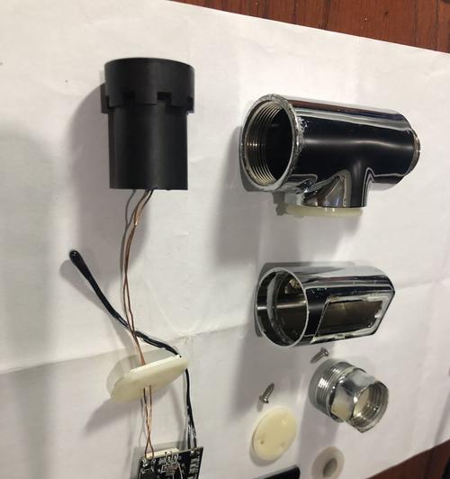 花洒温度显示器不亮问题解析与解决方法（花洒温度显示器不亮原因分析及解决方案）  第1张