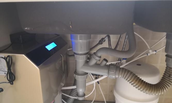 解决净水器开关堵塞的方法（掌握这些技巧）  第2张