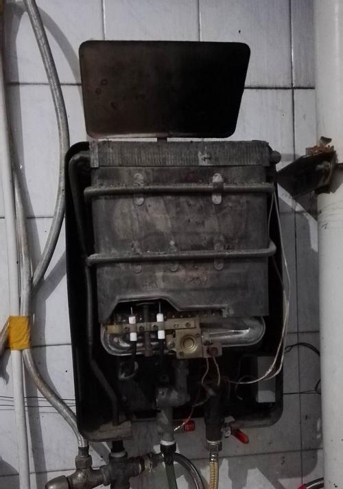 夏普热水器E4故障的维修方法（解决夏普热水器E4故障的实用技巧）  第2张
