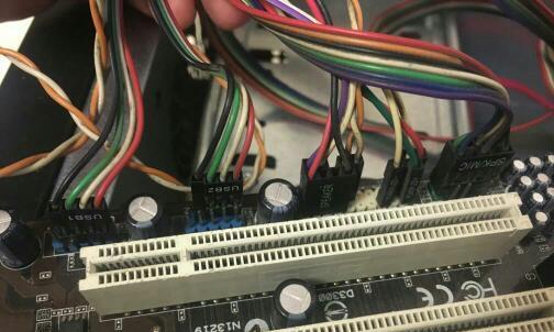 主板未连接显示器怎么办？如何快速诊断和解决？  第1张