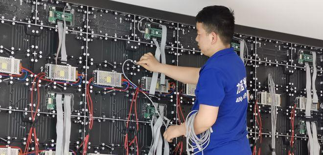 电脑显示器箱体发黄如何处理？需要更换吗？  第1张