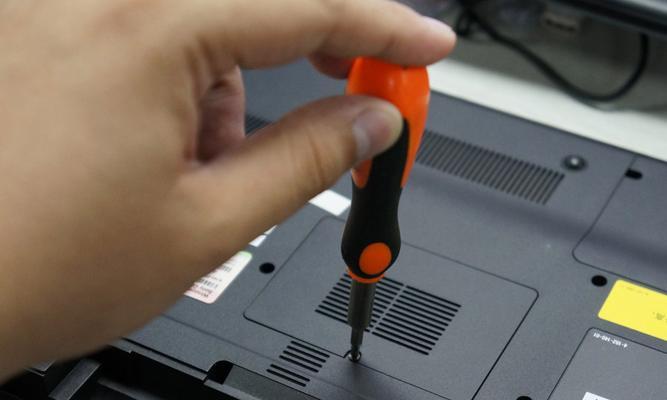 笔记本电脑风扇上油的正确方法是什么？  第3张