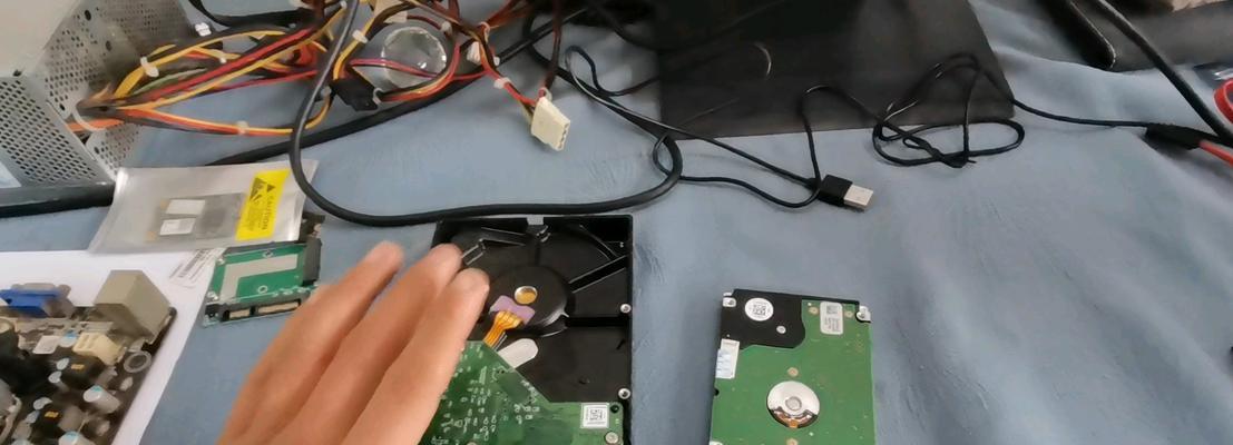 老款苹果电脑固态硬盘拆卸步骤？  第2张